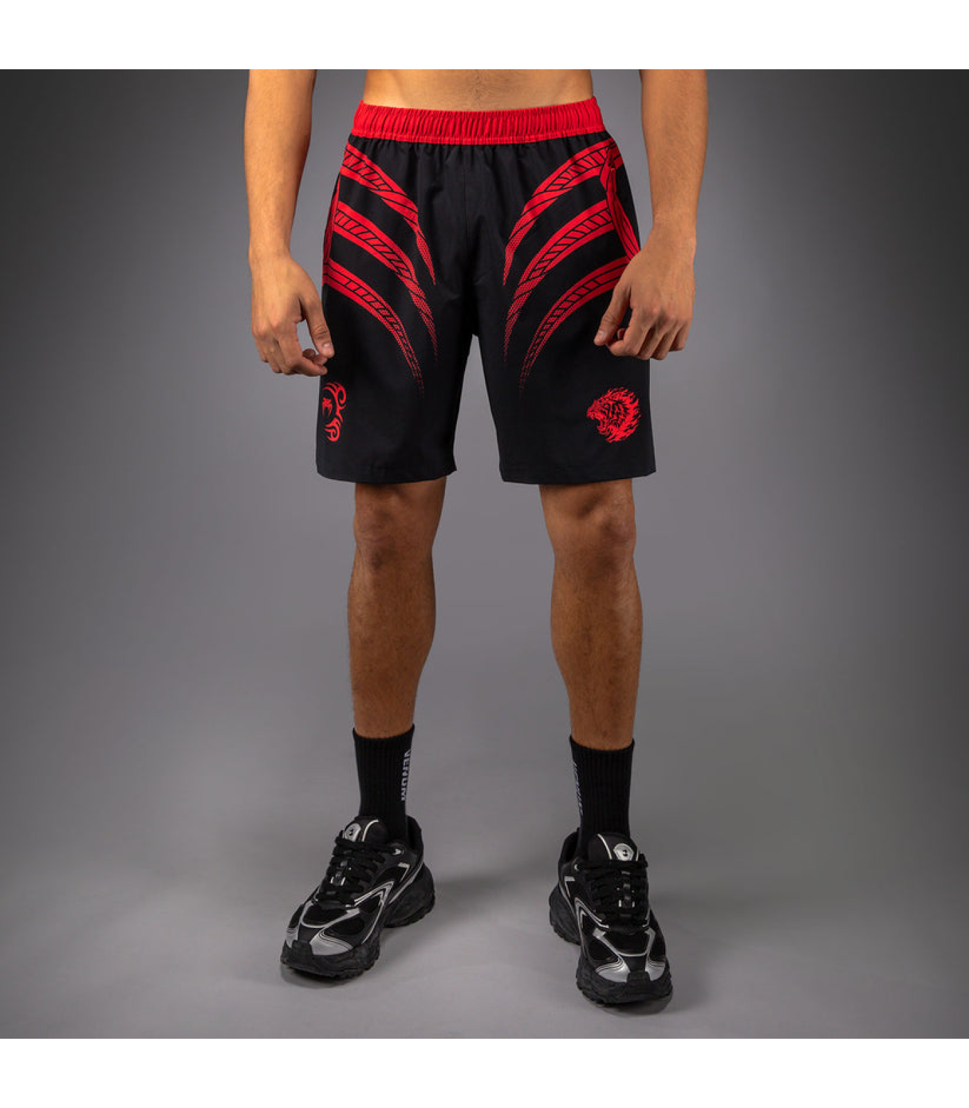 Шорти - Venum Mike Tyson Tiger Training Shorts - Deep Black/Intense Red​
